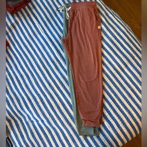 Bundle of 2 Vuori Performance Joggers